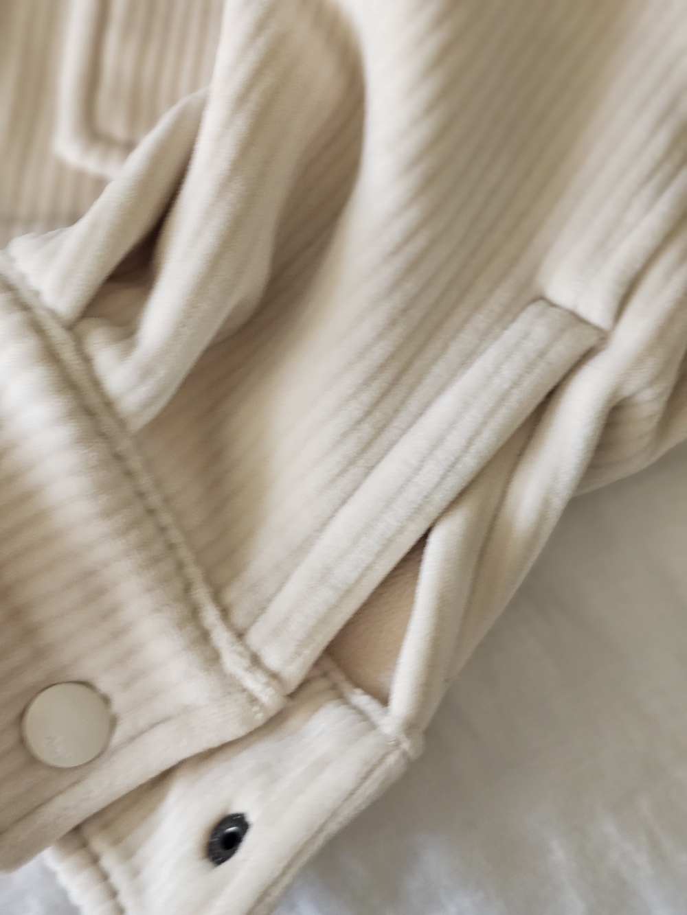 Abercrombie & Fitch Women's Soft Cream Corded Cropped Shacket Jacket XS - Picture 4 of 6